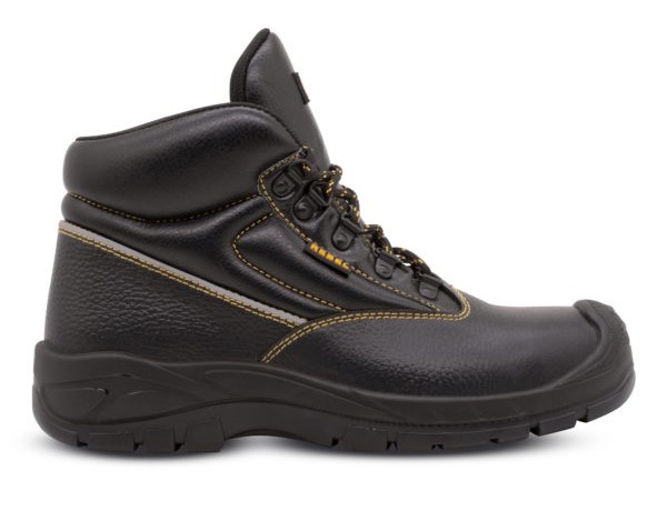 RE811-CHUKKA-BOOT_SIDE-600x6001
